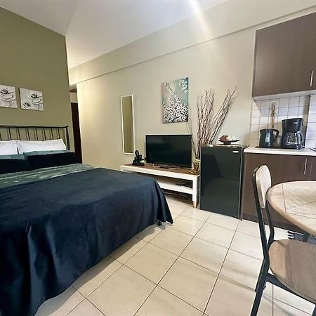 Eleni'S Studio Near The Airport Heraklion  Екстер'єр фото
