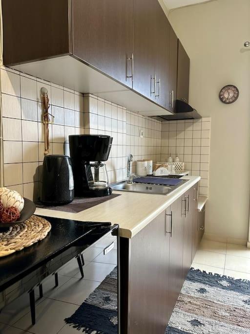 Eleni'S Studio Near The Airport Heraklion  Екстер'єр фото